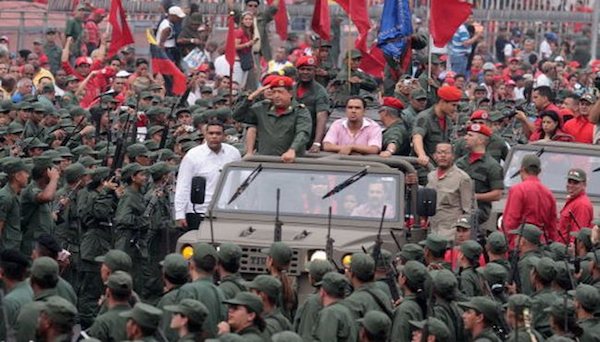 Caracas, Venezuela, April 13, 2010: Venezuela President Hugo Chávez swears in 30,000-plus members of the Bolivarian National Militia, at Caracas' Bolívar Avenue, in celebration of April 13, a day of rebellion and the victory of the people who, eight years ago, restored their president to Miraflores Palace. (Photo: Agencia Bolivariana de Noticias)