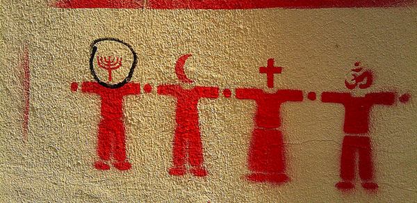 religion stencil a street art