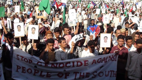 A statement issued by the organizers of the "Southern Prisoner Day, " in al-Habilyn city (southern Yemen) called the next Riyadh conference of the Friends of Yemen to "recognize the case of the south" adding that "any support for the warlords in Sana'a is support for terrorism".