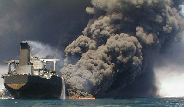ZYZLimburg-Oil-Tanker-Fire