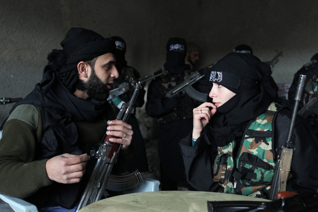 Syrian-Female-Jihadi-Fighter,28FSA,29-IP