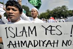 Islam yes- Ahlmadi no