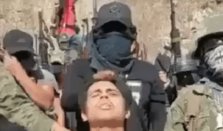 Los Zetas Cartel Share Video Of Interrogation And Beheading Warning Others Who Participate With 1013