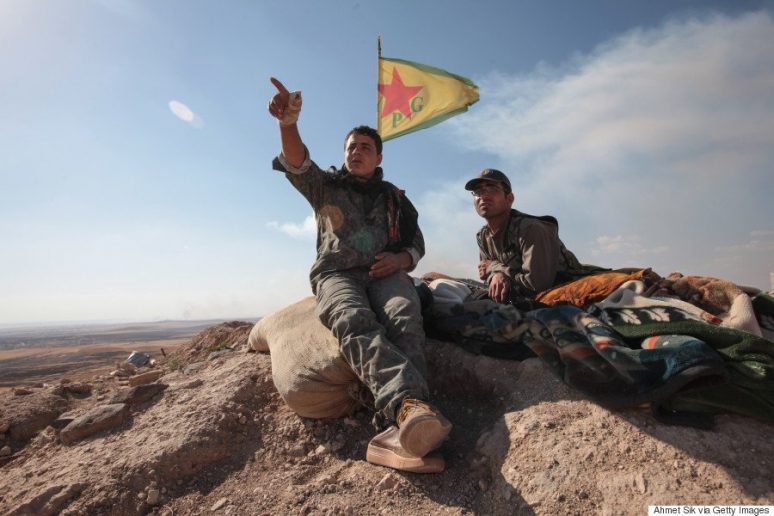 YPG-fighters-at-hill-top-774x516