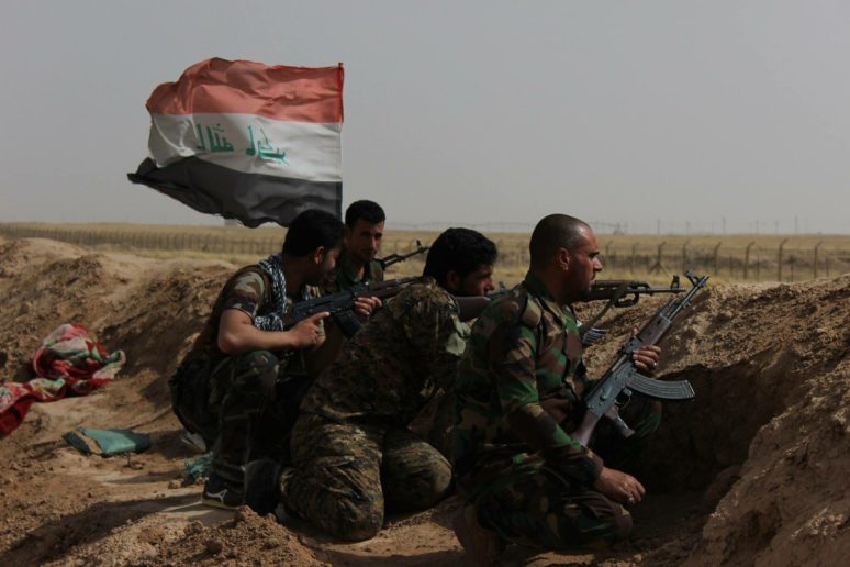 Iraqi-soldiers-in-trench-774x516
