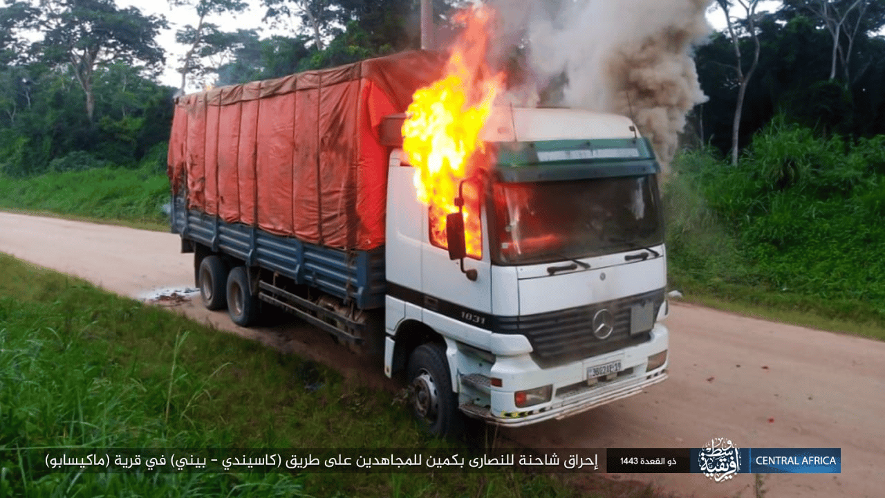 (Claim & Photos) Islamic State Central Africa (Wilayat Wasat Ifriqiyah/ISCA) Attacks a Convoy of Christians, Killing 5 People and Burning 4 Vehicles, in the Village of Makisabo on the Road Linking Beni-Kasindi, Congo (DRC) - 21 June 2022