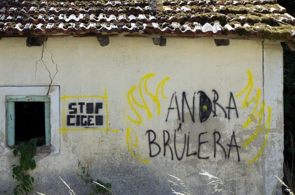 (Anonymous Anarchist) French Anarchist Vandalism Attack on the ANDRA Naturalist Research Station Connected to the CIGEO Project, in Montiers, France - 24 July 2022
