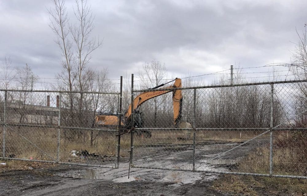 (Claim / Anonymous Anarchist) Canadian Anarchist Sabotage of One Excavator Boisé Steinberg, Montréal, Canada - 9 December 2022