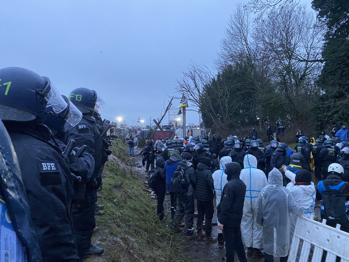 TRAC Incident Report: Violent Clashes Erupted between Climate Activists/Left Wing Extremists after the Police Start Clearing the 'Lignite' Village Lützerath, Erkelenz, North Rhine-Westphalia, Germany - 11 January 2023