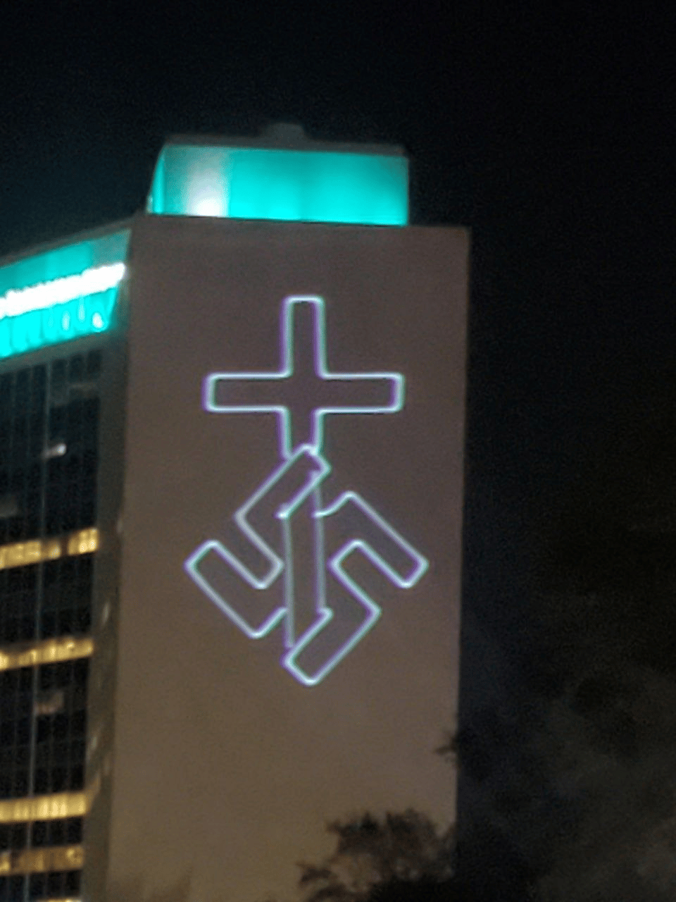 (Photos) Anti-Semitic Imagery Projects on the CSX Headquarters Building in Northbank Area, Jacksonville, Florida - 14 January 2023