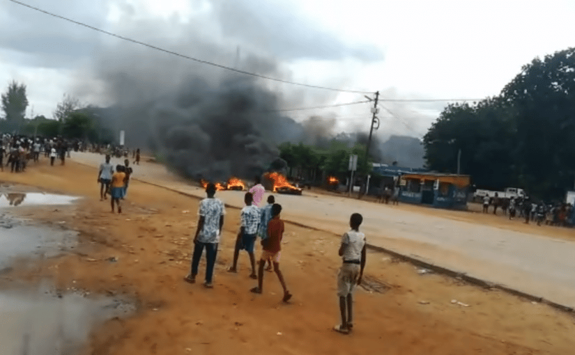 Clashes Between Rioters and Police Resulted in the Death of Two in Connection with the Apprehension of a Kidnapper, Mapinhane, in Vilankulo District, Inhambane Province, Mozambique - 11 January 2023