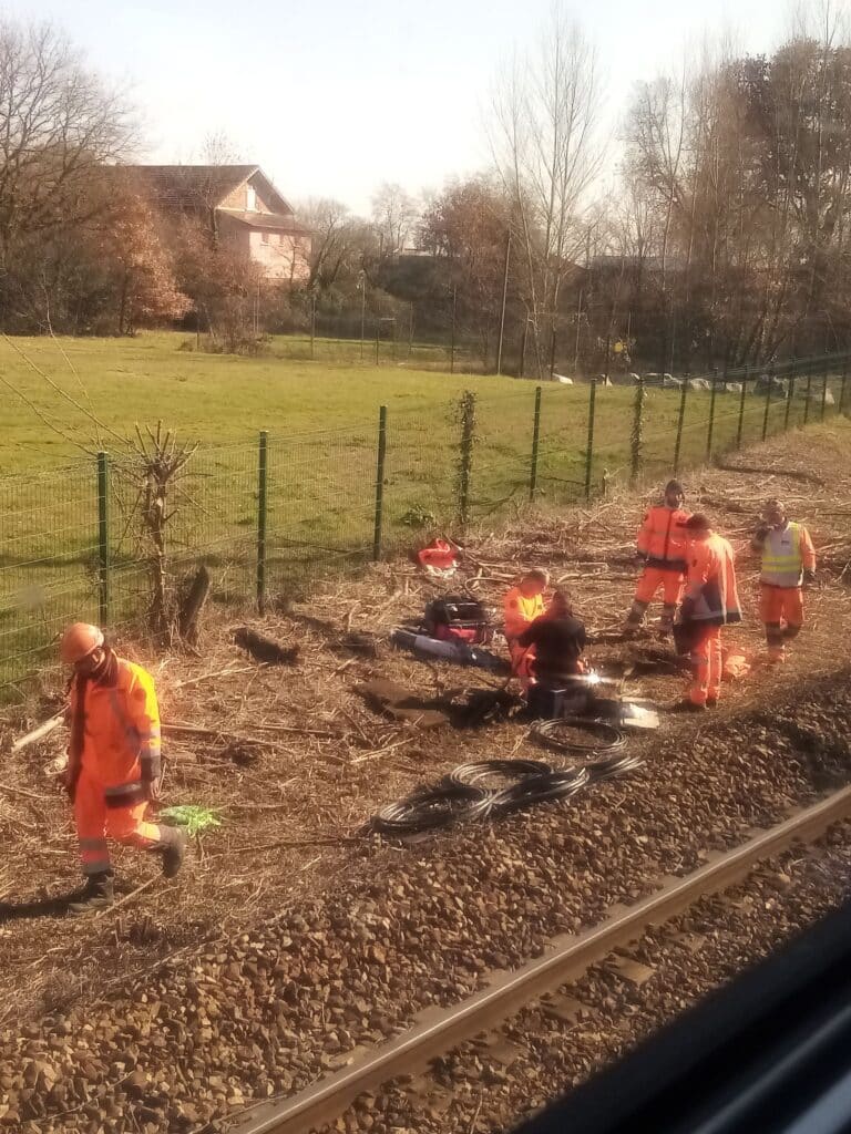 (Claim / Anonymous Anarchists) French Anarchists Sabotaged the Railway Line North of Toulouse, France - 9 February 2023
