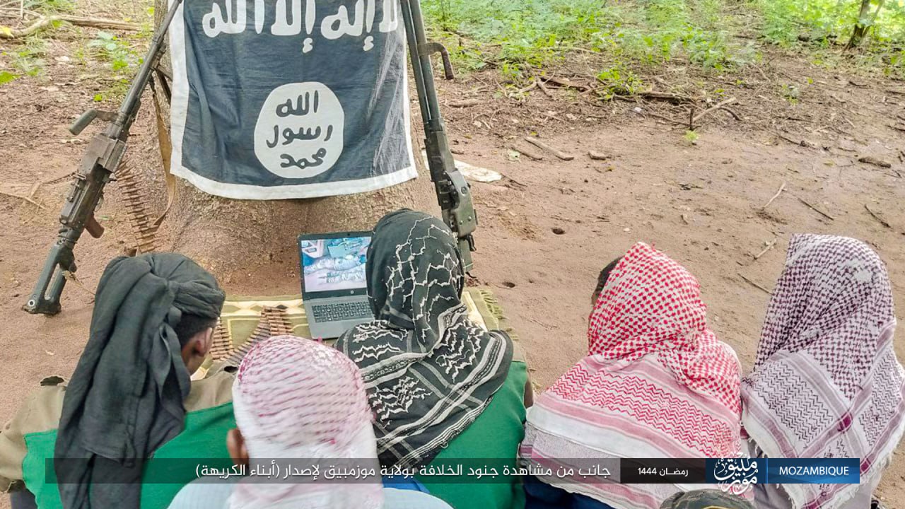 (Photos) Islamic State Central Africa (Shabaab Cult/ISCA) Militants Watch Islamic State Greater Sahara (ISGS) Video “Sons of al-Kariha” - 28 March 2023