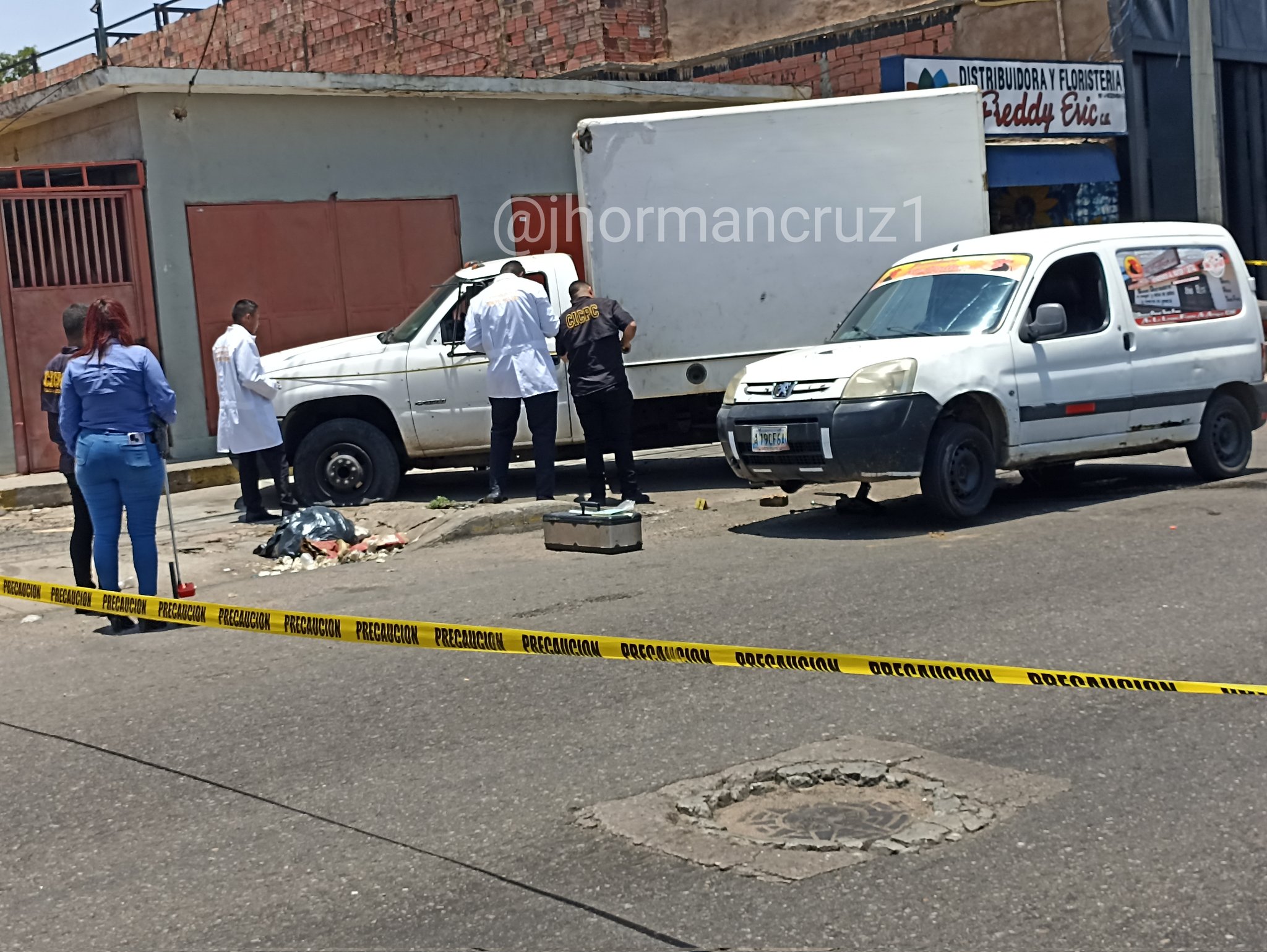 Unknown Individuals Throw an Improvised Explosive Device (IED) at a Business Establishment, Maracaibo, Zulia, Venezuela - 30 August 2023