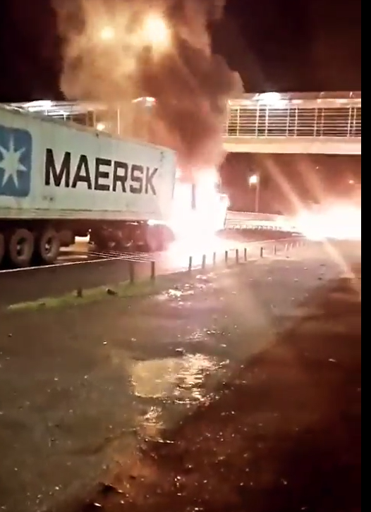 Suspected Members of the Mapuche Community Carru Out an Arson Attack on Civilian Vehicles on the Highway, Collipulli, Araucania, Chile - 18 August 2023