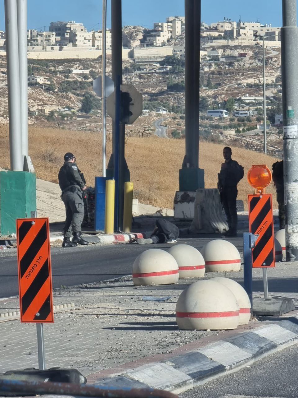 Palestinian Knife-Armed Lone Wolf Neutralized After Attempting to Stab a Border Guard, Mizmoriya Checkpoint, Gush Etzion, West Bank - 18 September 2023