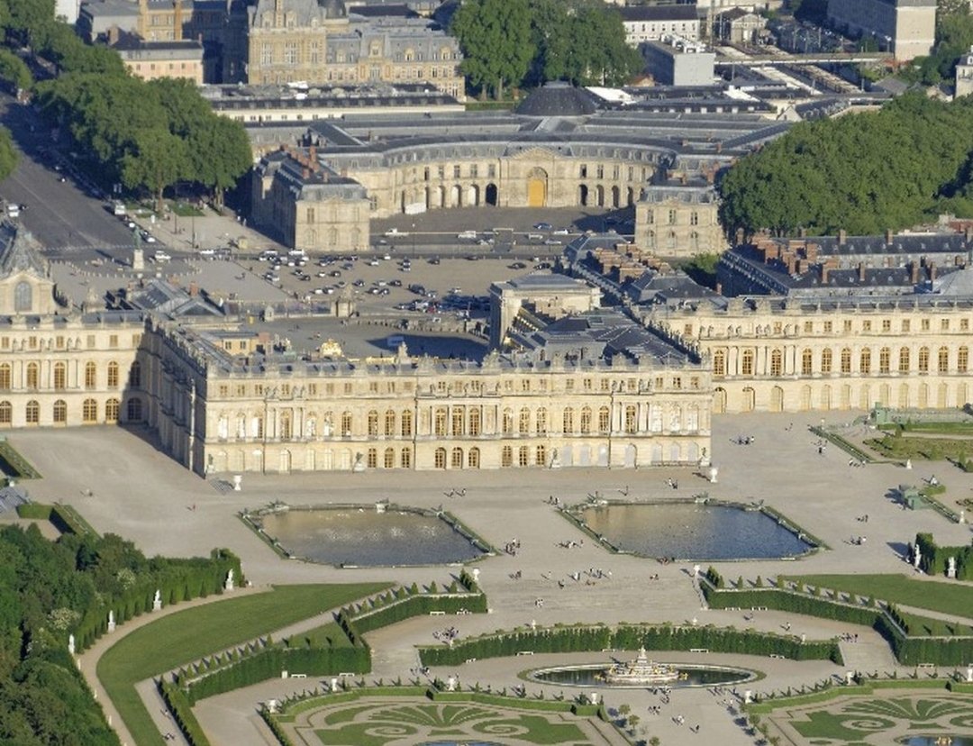 Bomb Alert Leads the Authorities to Order the Evacuation of the Versailles Palace for the Third Time, Paris, France - 18 October 2023