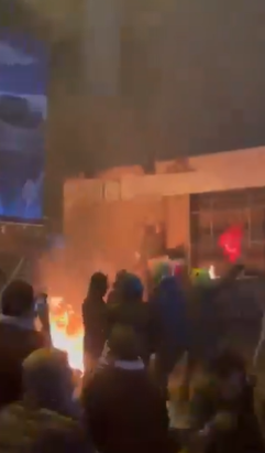 (Video) Pro-Palestine Activists Attempt to Burn Down the Israeli Consulate in Response to the Bombings in Southern Gaza, Istanbul, Turkey - 27 May 2024