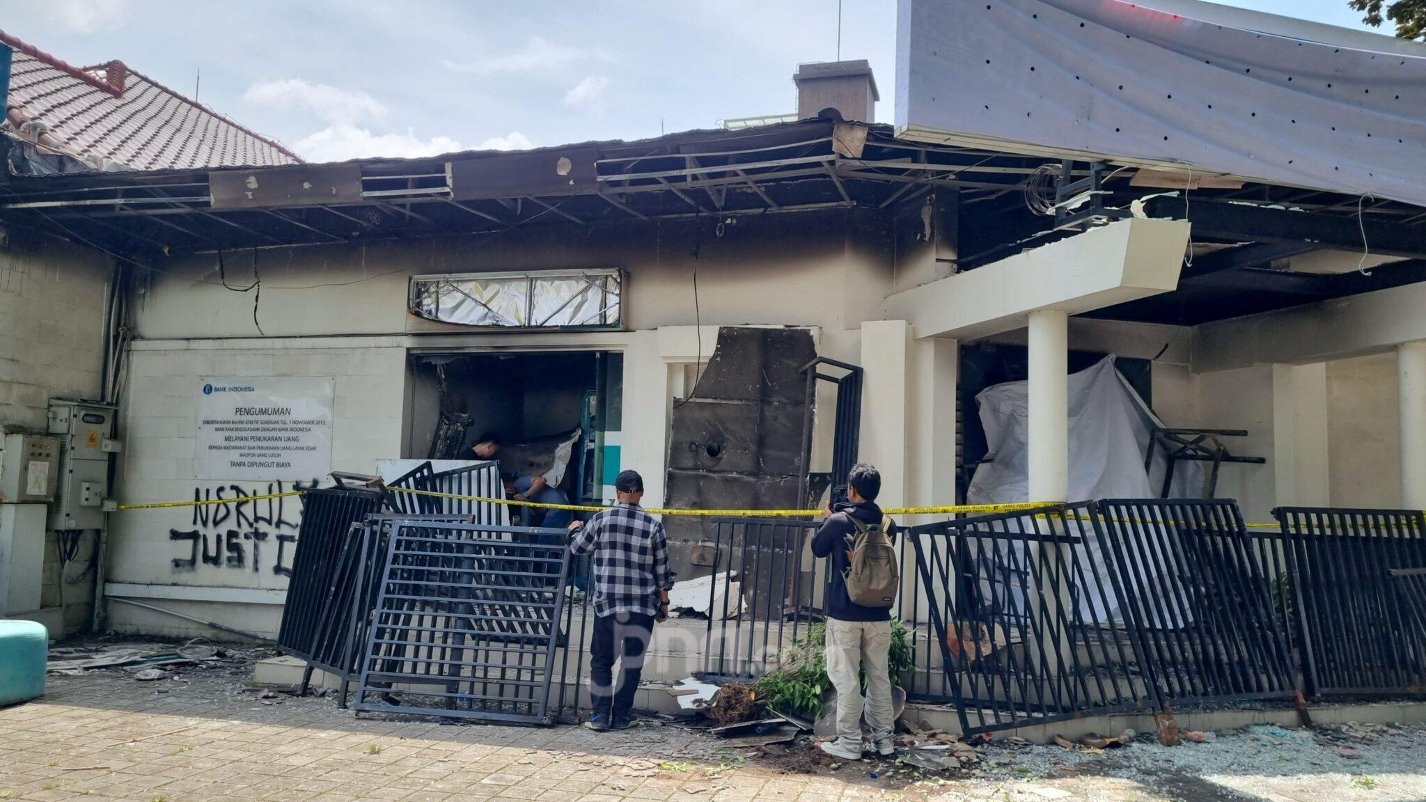Anarchist Group Claims Responsibility for Hana Bank ATM Arson