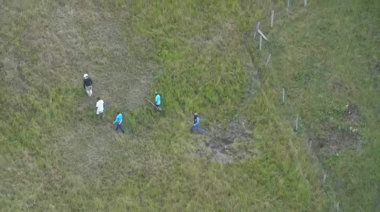 National Liberation Army (ELN) Militants Filmed While Planting Improvised Explosive Devices (IED) Near the Bicentenario Oil Pipeline, Arauca, Colombia - 25 April 2025