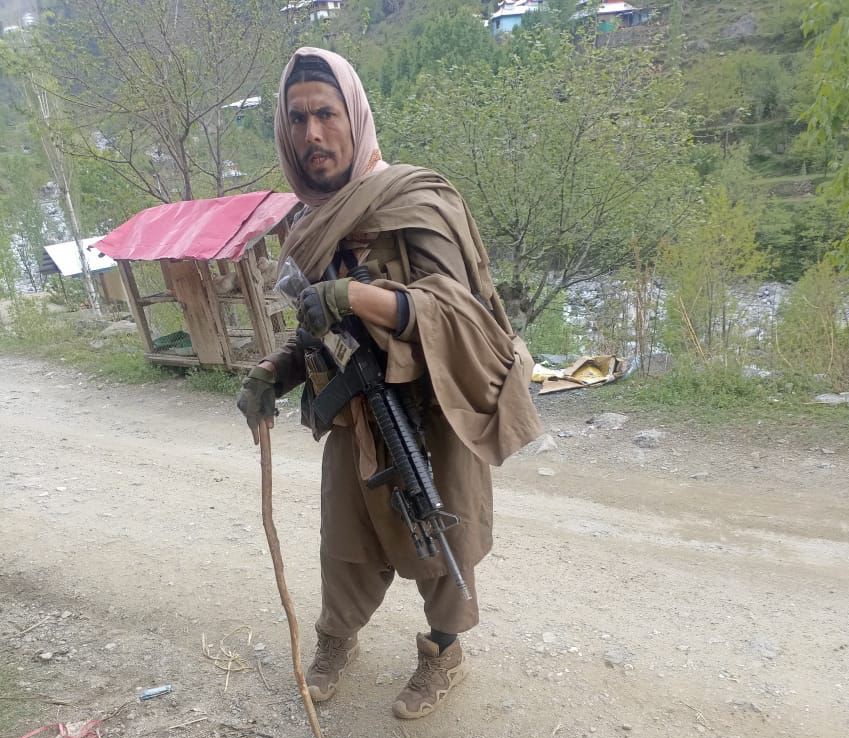 (Photo / Video) Security Forces Arrested Afghan National & Suspected Tehreek-e-Taliban Pakistan (TTP) Militant Siddiqueullah, in the Gandigar Samkhot Area of Dir District, Khyber Pakhtunkhwa, Pakistan - 23 April 2025