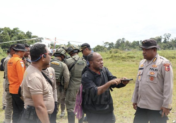 Free Papua Movement (OPM) Rebels Open Fire Against National Human Rights Commission Chief and His Entourage, Moskona, Bintuni Bay, Teluk Bintuni Regency, West Papua, Indonesia - 27 April 2025