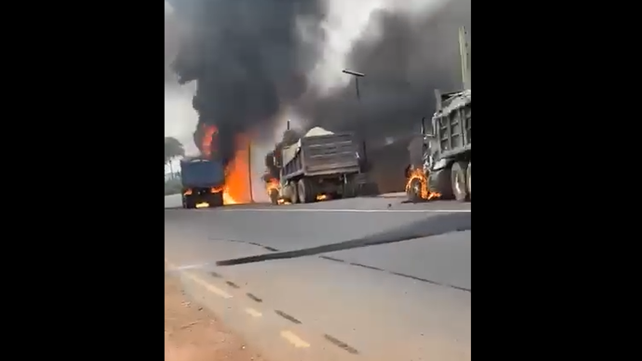 Suspected Eastern Security Network (ESN) Burn 20 Vehicles and Kill Thirty Civilians With Several Burning in Their Cars, Okigwe–Owerri Highway, Okigwe LGA Imo State, Nigeria - 08 May 2025